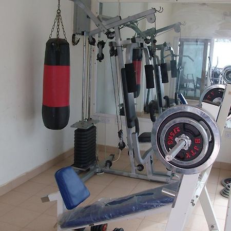 Kokrobite De Holiday Beach Hotel المظهر الخارجي الصورة
