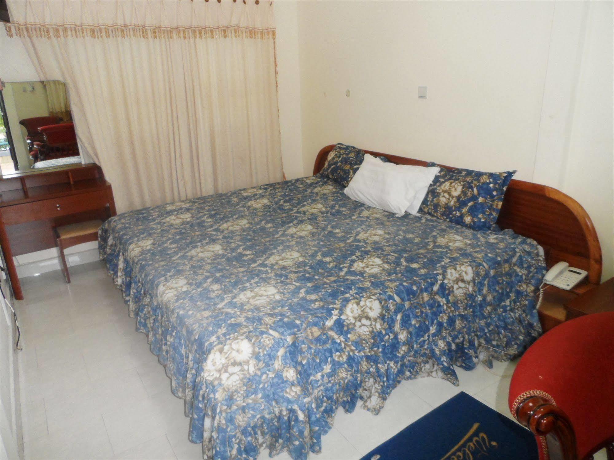 Kokrobite De Holiday Beach Hotel المظهر الخارجي الصورة